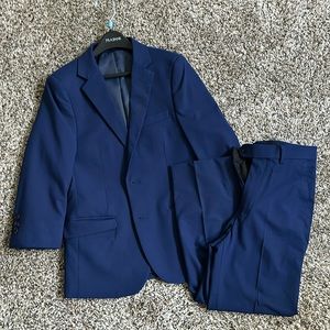 Boys Jos A Banks 1905 navy blue suit. Size 8